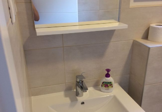 Apartament w Podgora - Apartament w Podgora z Widok na morze, taras, Klimatyzacja, WIFI (4492-1) Apartament w Podgora - Apartament w Podgora z Widok na morze, taras, Klimatyzacja, WIFI (4492-1)