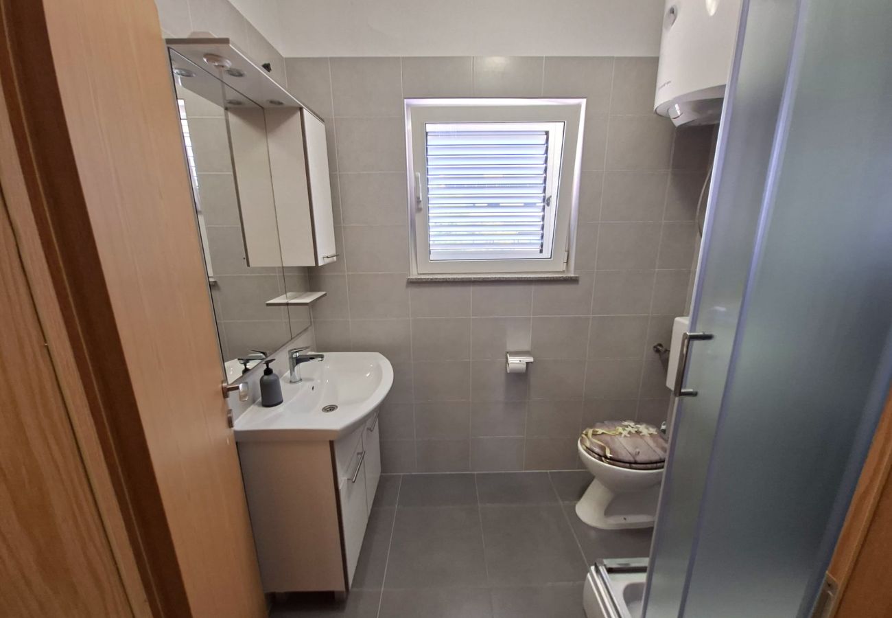 Apartament w Vrsi - Apartament w Vrsi z balkon, Klimatyzacja, WIFI (4494-2)