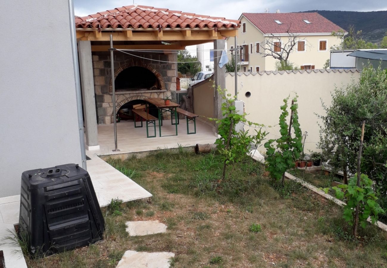 Apartament w Cres - Apartament w Cres z balkon, Klimatyzacja, WIFI, Pralka (4496-1)