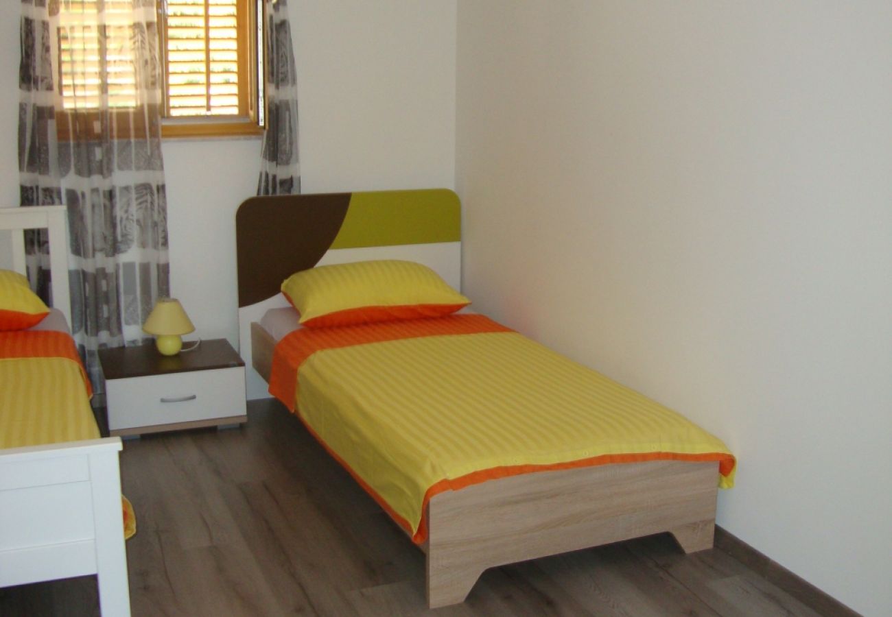 Apartament w Cres - Apartament w Cres z balkon, Klimatyzacja, WIFI, Pralka (4496-1)