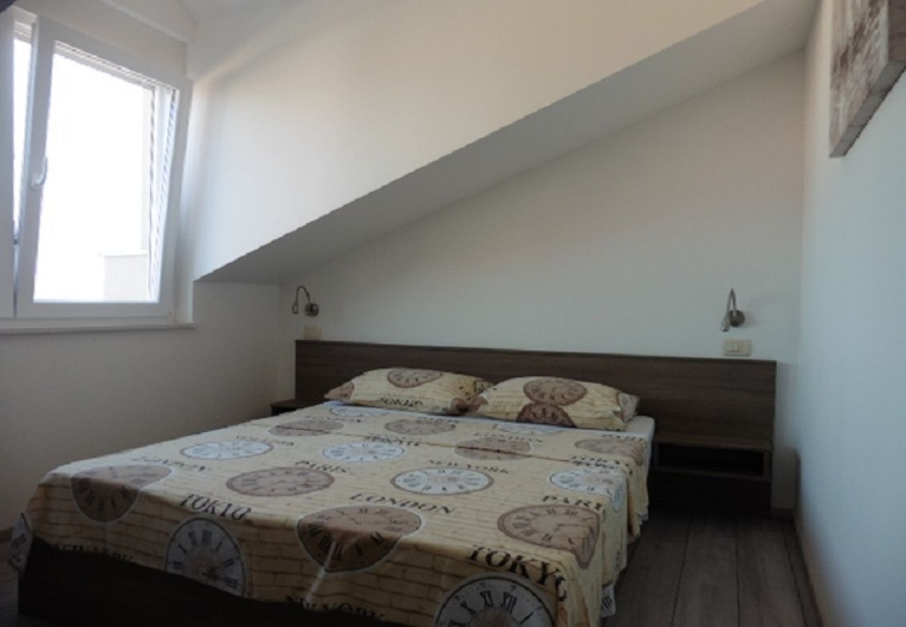 Apartament w Punat - Apartament w Punat z Widok na morze, taras, Klimatyzacja, WIFI (4534-2)