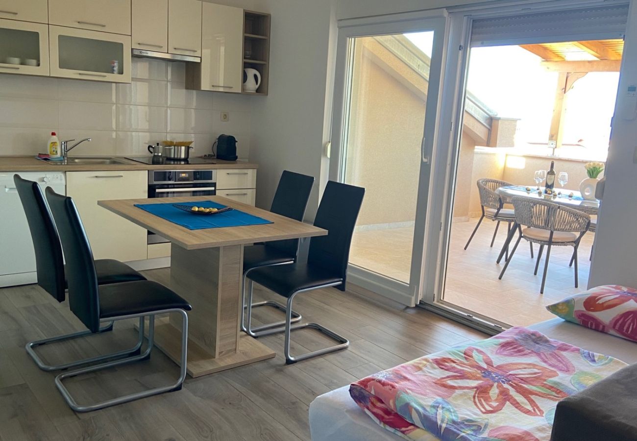 Apartament w Punat - Apartament w Punat z Widok na morze, taras, Klimatyzacja, WIFI (4534-4)