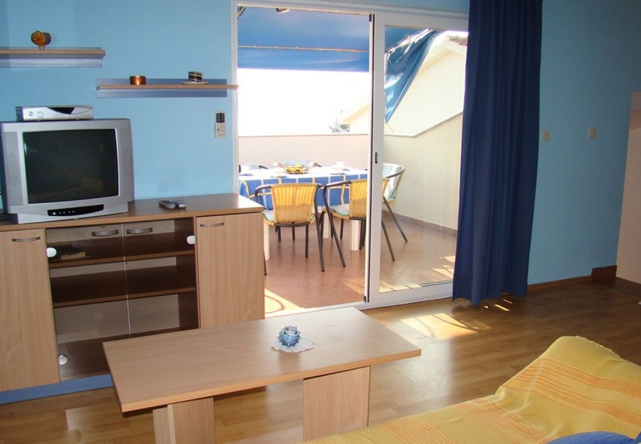 Apartament w Supetarska Draga - Apartament w Supetarska Draga z Widok na morze, taras, Klimatyzacja, WIFI (4551-3)