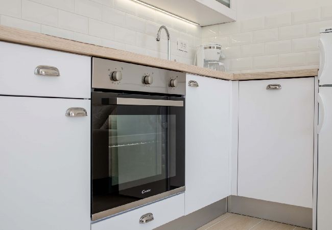 Apartament w Supetarska Draga - Apartament w Supetarska Draga z Widok na morze, balkon, Klimatyzacja, WIFI (4551-4) Apartament w Supetarska Draga - Apartament w Supetarska Draga z Widok na morze, balkon, Klimatyzacja, WIFI (4551-4)