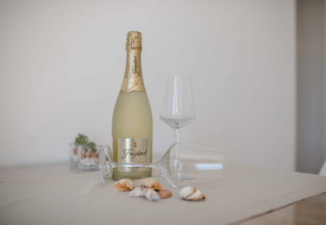 Apartament w Supetarska Draga - Apartament w Supetarska Draga z Widok na morze, balkon, Klimatyzacja, WIFI (4551-4) Apartament w Supetarska Draga - Apartament w Supetarska Draga z Widok na morze, balkon, Klimatyzacja, WIFI (4551-4)