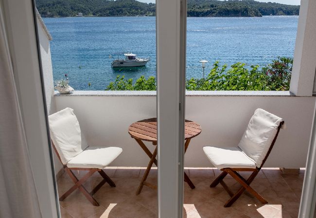 Apartament w Supetarska Draga - Apartament w Supetarska Draga z Widok na morze, balkon, Klimatyzacja, WIFI (4551-4) Apartament w Supetarska Draga - Apartament w Supetarska Draga z Widok na morze, balkon, Klimatyzacja, WIFI (4551-4)