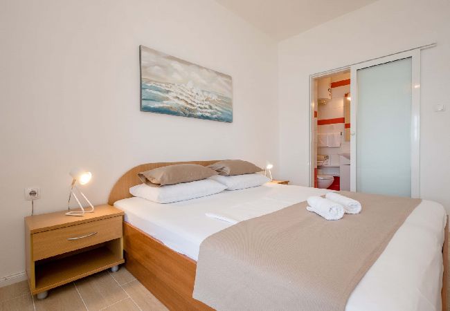 Apartament w Supetarska Draga - Apartament w Supetarska Draga z Widok na morze, balkon, Klimatyzacja, WIFI (4551-4) Apartament w Supetarska Draga - Apartament w Supetarska Draga z Widok na morze, balkon, Klimatyzacja, WIFI (4551-4)