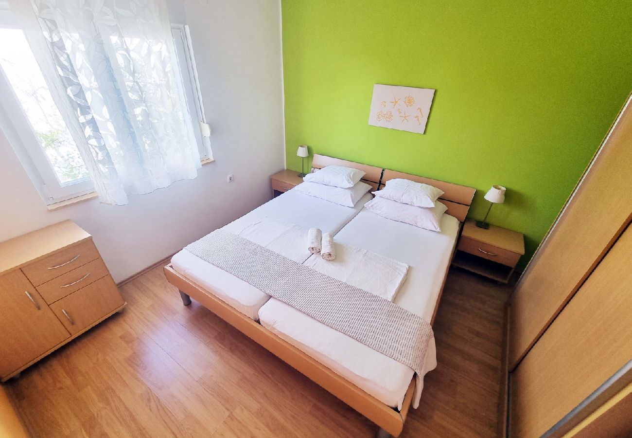 Apartament w Supetarska Draga - Apartament w Supetarska Draga z Widok na morze, taras, Klimatyzacja, WIFI (4551-2)