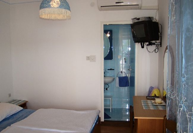 Apartament w Supetarska Draga - Apartament w Supetarska Draga z Widok na morze, balkon, Klimatyzacja, WIFI (4551-5) Apartament w Supetarska Draga - Apartament w Supetarska Draga z Widok na morze, balkon, Klimatyzacja, WIFI (4551-5)