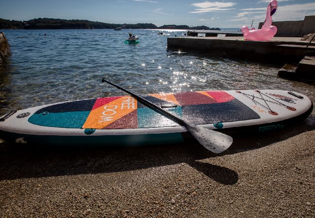 Apartament w Supetarska Draga - Apartament w Supetarska Draga z Widok na morze, balkon, Klimatyzacja, WIFI (4551-5) Apartament w Supetarska Draga - Apartament w Supetarska Draga z Widok na morze, balkon, Klimatyzacja, WIFI (4551-5)