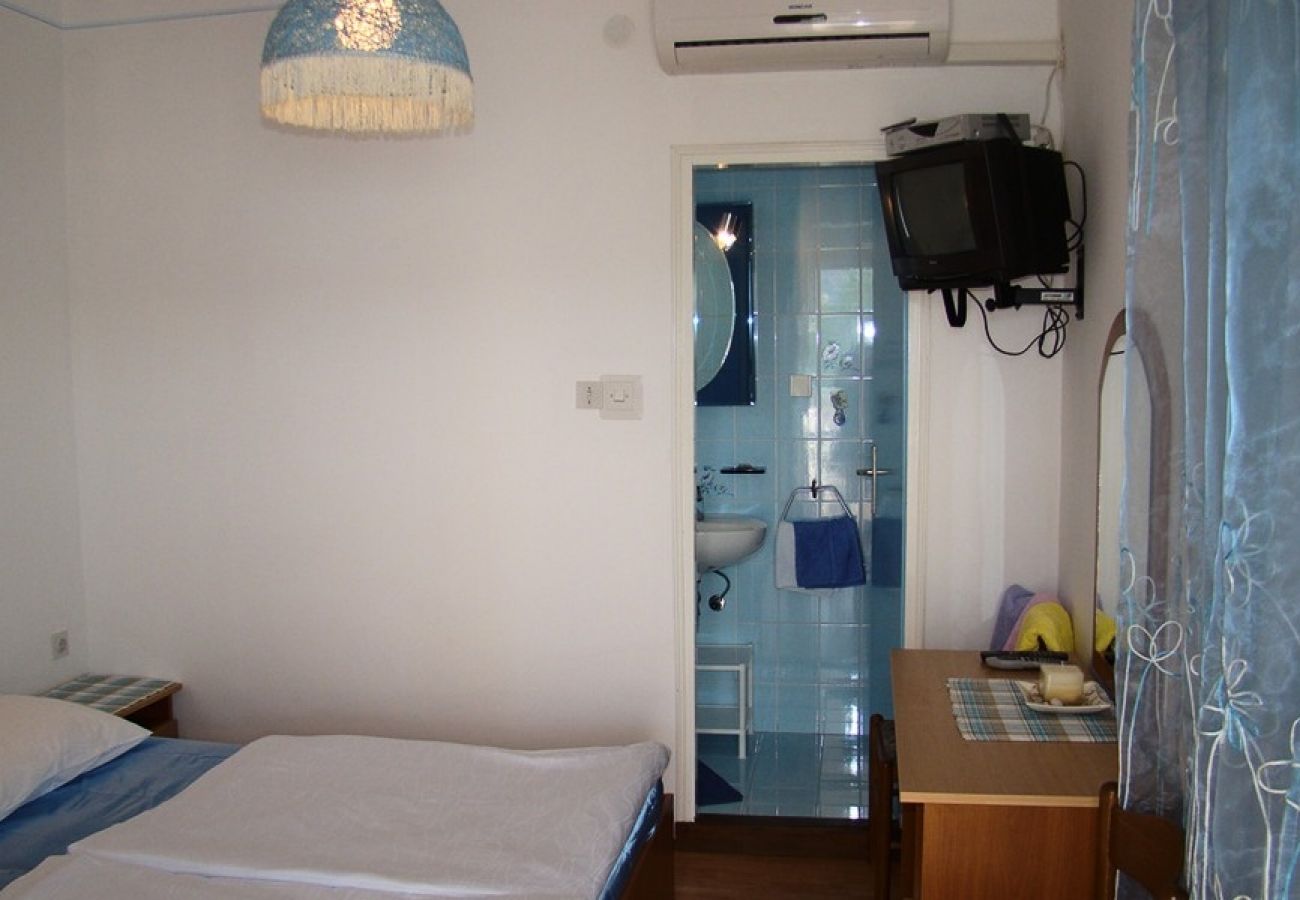 Apartament w Supetarska Draga - Apartament w Supetarska Draga z Widok na morze, balkon, Klimatyzacja, WIFI (4551-5)