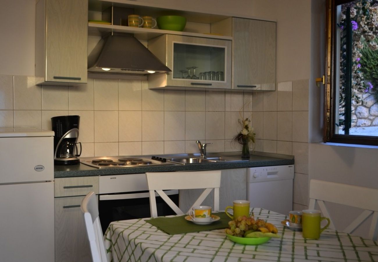 Apartament w Supetarska Draga - Apartament w Supetarska Draga z Widok na morze, taras, Klimatyzacja, WIFI (4552-8)