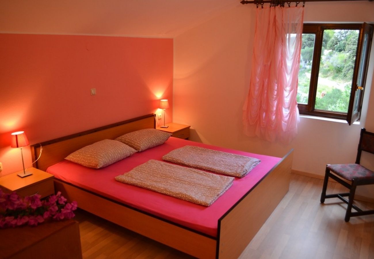 Apartament w Supetarska Draga - Apartament w Supetarska Draga z Widok na morze, taras, Klimatyzacja, WIFI (4552-10)