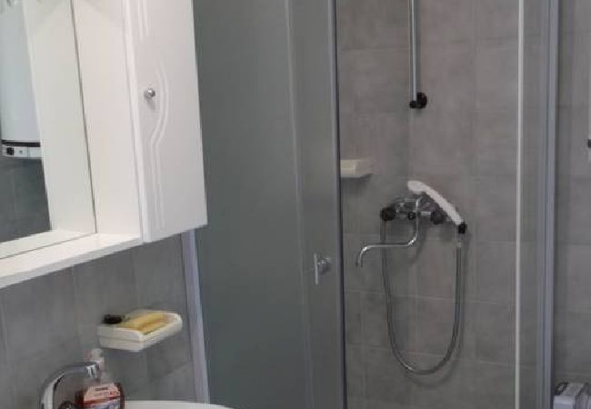 Apartament w Preko - Apartament wakacyjny w Preko z tarasem, klimatyzacją, Wi-Fi, pralką (4568-1) Apartament w Preko - Apartament wakacyjny w Preko z tarasem, klimatyzacją, Wi-Fi, pralką (4568-1)