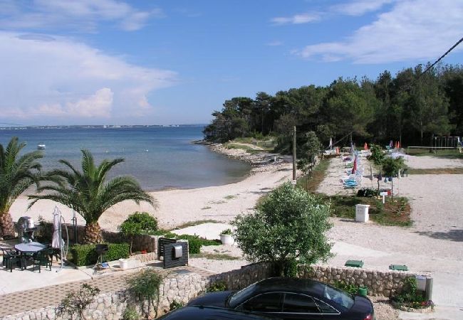 Apartament w Vir - Apartament w Vir z Widok na morze, balkon, Klimatyzacja, WIFI (4595-3) Apartament w Vir - Apartament w Vir z Widok na morze, balkon, Klimatyzacja, WIFI (4595-3)