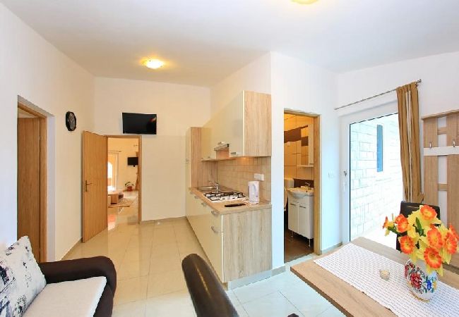 Apartament w Vir - Apartament w Vir z Widok na morze, taras, Klimatyzacja, WIFI (4595-5) Apartament w Vir - Apartament w Vir z Widok na morze, taras, Klimatyzacja, WIFI (4595-5)