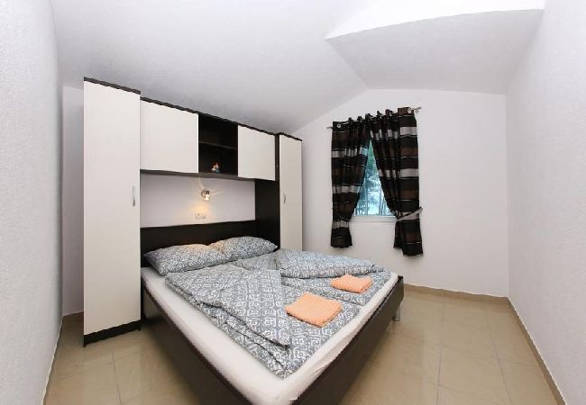 Apartament w Vir - Apartament w Vir z Widok na morze, taras, Klimatyzacja, WIFI (4595-5) Apartament w Vir - Apartament w Vir z Widok na morze, taras, Klimatyzacja, WIFI (4595-5)