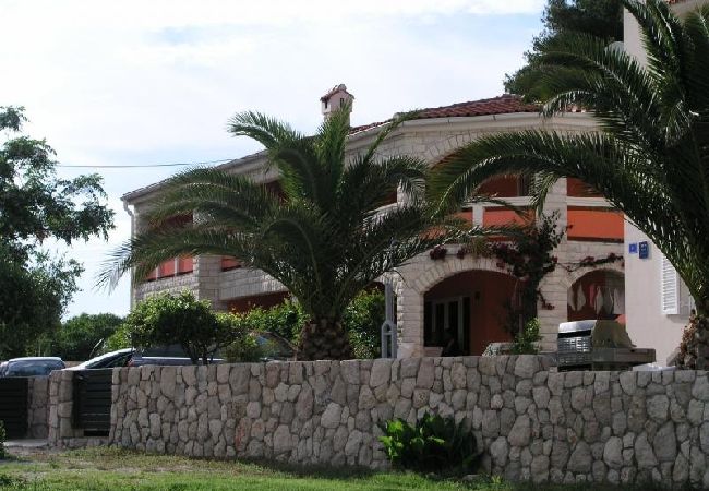 Apartament w Vir - Apartament w Vir z Widok na morze, taras, Klimatyzacja, WIFI (4595-5) Apartament w Vir - Apartament w Vir z Widok na morze, taras, Klimatyzacja, WIFI (4595-5)