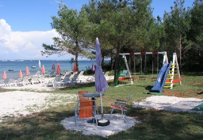 Apartament w Vir - Apartament w Vir z Widok na morze, taras, Klimatyzacja, WIFI (4595-5) Apartament w Vir - Apartament w Vir z Widok na morze, taras, Klimatyzacja, WIFI (4595-5)