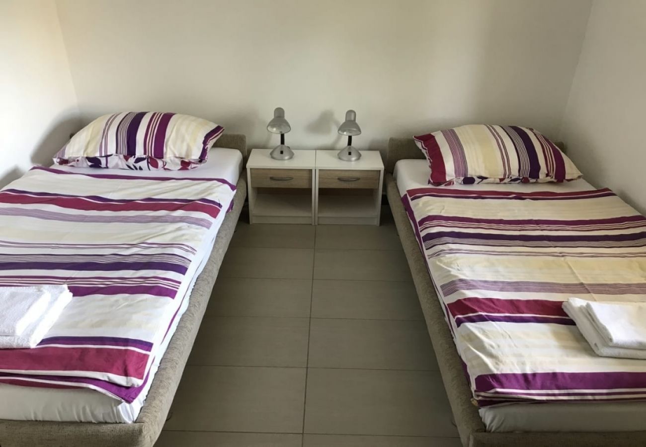 Apartament w Lopar - Apartament w Lopar z Widok na morze, taras, Klimatyzacja, WIFI (4607-3)