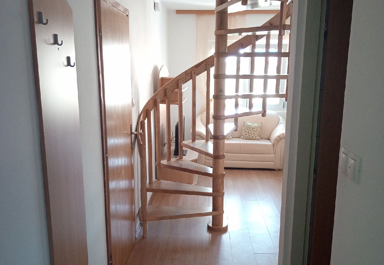 Apartament w Lopar - Apartament w Lopar z taras, Klimatyzacja, WIFI (4620-4)