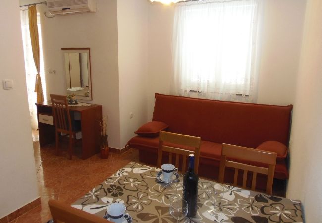Apartament w Dramalj - Apartament w Dramalj z Widok na morze, balkon, Klimatyzacja, WIFI (4623-4) Apartament w Dramalj - Apartament w Dramalj z Widok na morze, balkon, Klimatyzacja, WIFI (4623-4)