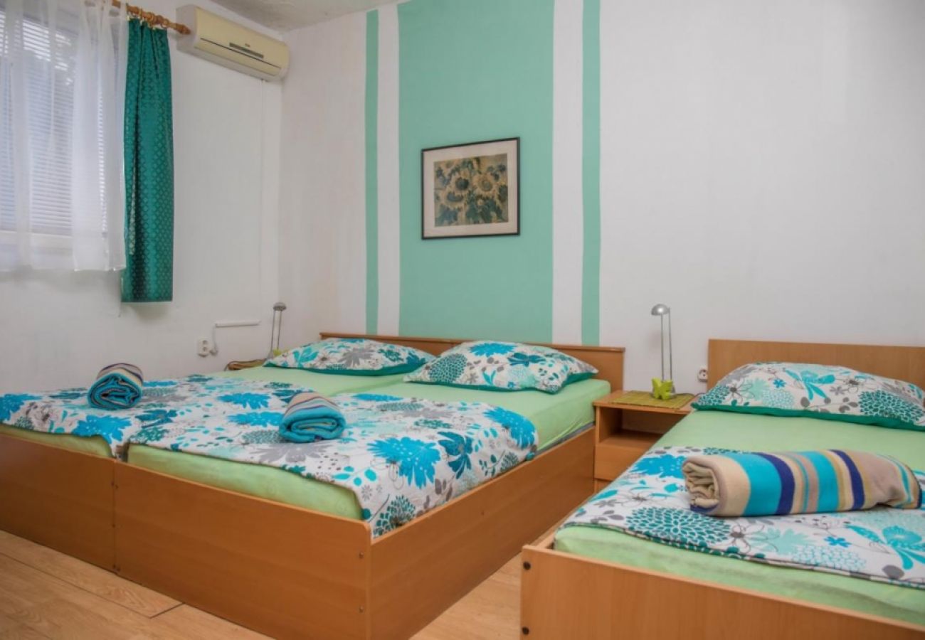 Apartament w Crikvenica - Apartament w Crikvenica z Widok na morze, taras, Klimatyzacja, WIFI (4628-56)