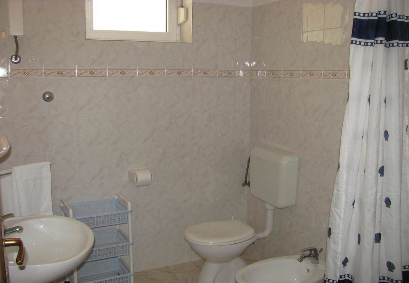 Apartament w Trogir - Apartament w Trogir z Widok na morze, taras, Klimatyzacja, WIFI (4655-1)