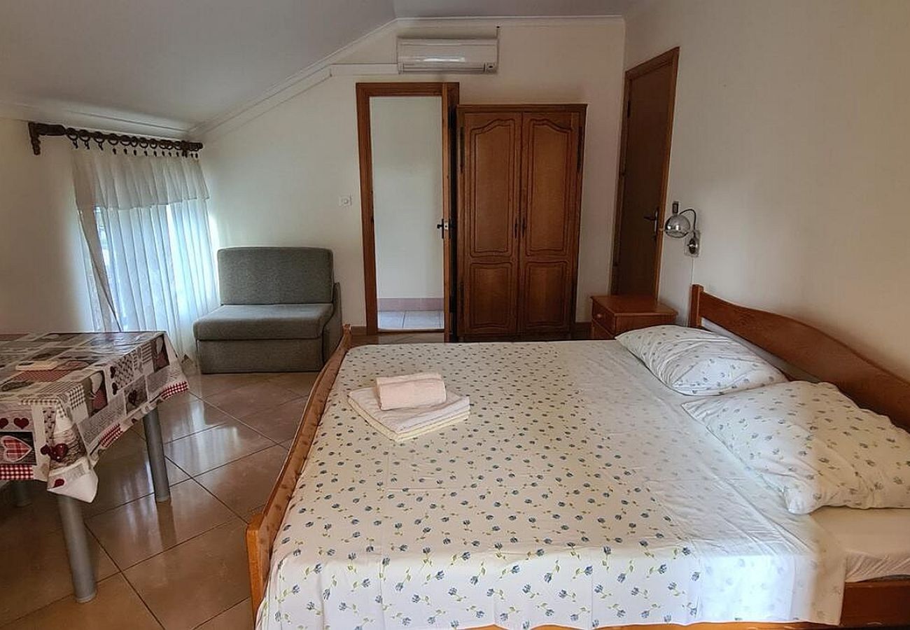Studio w Orebic - Apartament Studio w Orebić z Widok na morze, taras, Klimatyzacja, WIFI (4669-3)