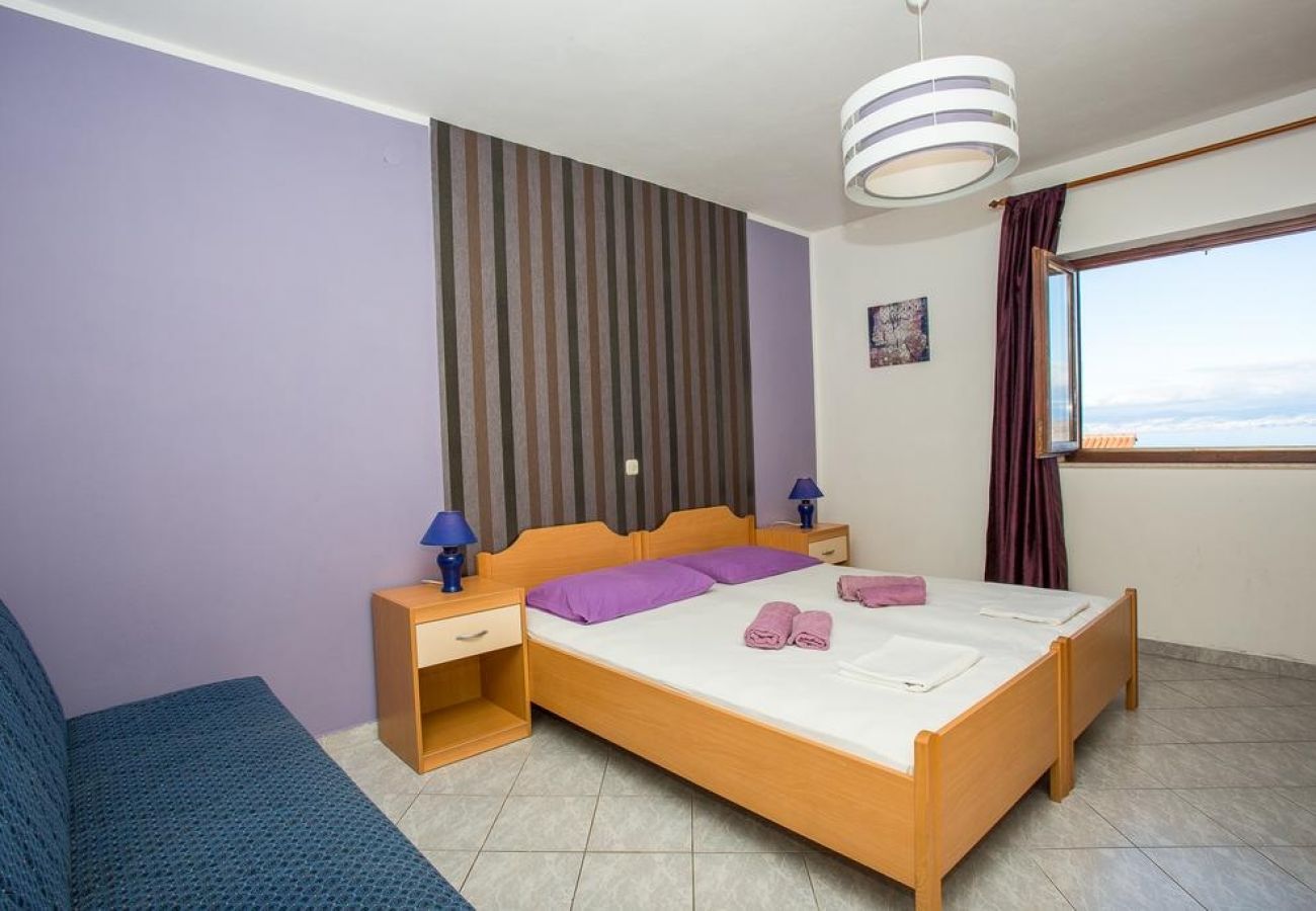 Apartament w Njivice - Apartament w Njivice z Widok na morze, balkon, Klimatyzacja, WIFI (4687-1)