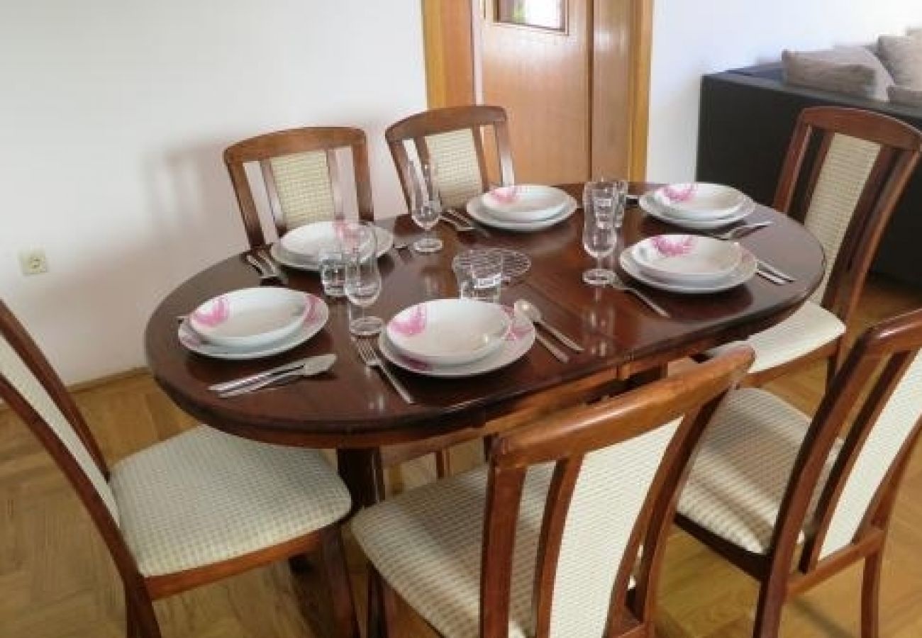 Apartament w Malinska - Apartament w Malinska z balkon, Klimatyzacja, WIFI (4689-2)