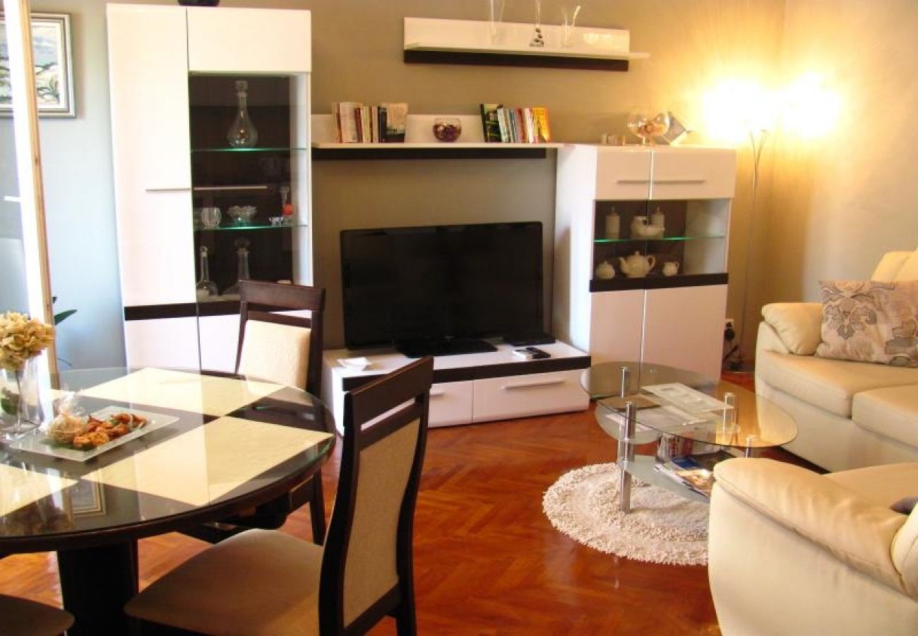 Apartament w Korcula - Apartament w Korčula z Widok na morze, taras, Klimatyzacja, WIFI (4695-1)