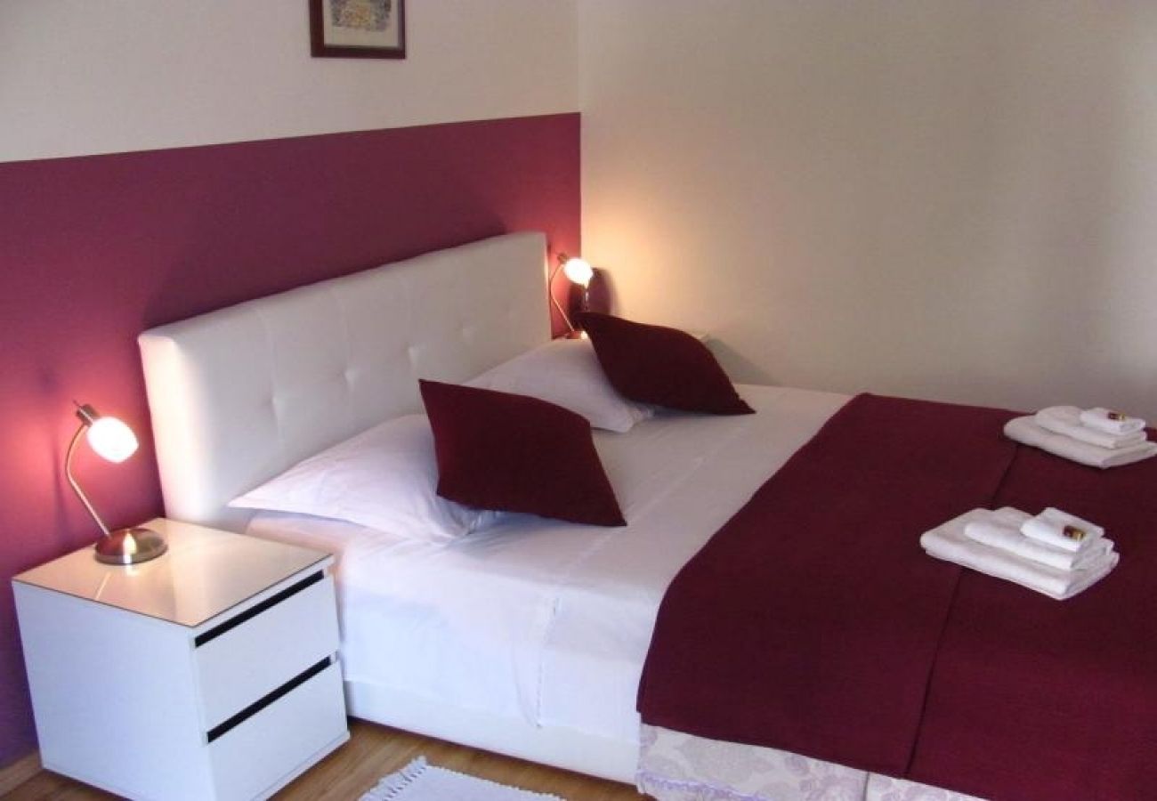 Apartament w Korcula - Apartament w Korčula z Widok na morze, taras, Klimatyzacja, WIFI (4695-1)