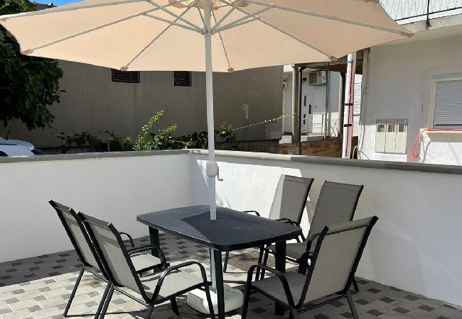 Apartament w Pirovac - Apartament w Pirovac z balkon, Klimatyzacja, WIFI (4717-1) Apartament w Pirovac - Apartament w Pirovac z balkon, Klimatyzacja, WIFI (4717-1)