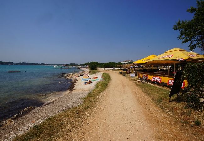 Apartament w Medulin - Apartament w Medulin z Widok na morze, taras, Klimatyzacja, WIFI (4635-3) Apartament w Medulin - Apartament w Medulin z Widok na morze, taras, Klimatyzacja, WIFI (4635-3)