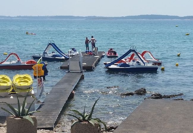 Apartament w Medulin - Apartament w Medulin z Widok na morze, taras, Klimatyzacja, WIFI (4635-3) Apartament w Medulin - Apartament w Medulin z Widok na morze, taras, Klimatyzacja, WIFI (4635-3)