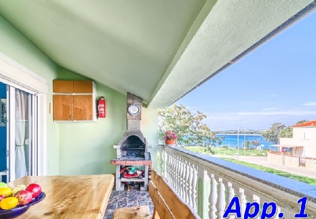 Apartament w Medulin - Apartament w Medulin z Widok na morze, taras, Klimatyzacja, WIFI (4635-3) Apartament w Medulin - Apartament w Medulin z Widok na morze, taras, Klimatyzacja, WIFI (4635-3)