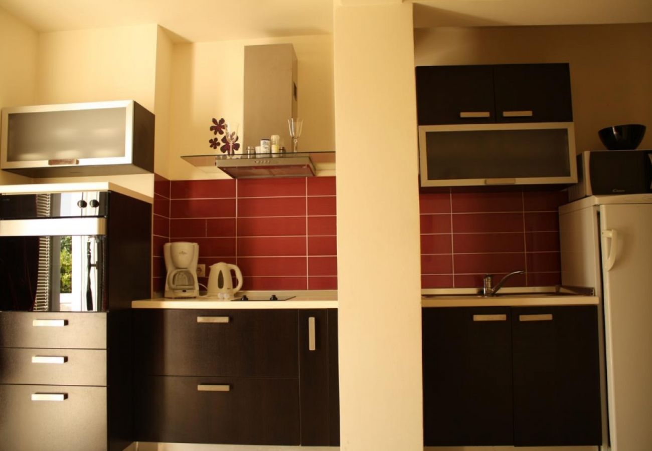 Apartament w Vodice - Apartament w Vodice z Widok na morze, taras, Klimatyzacja, WIFI (4727-1)