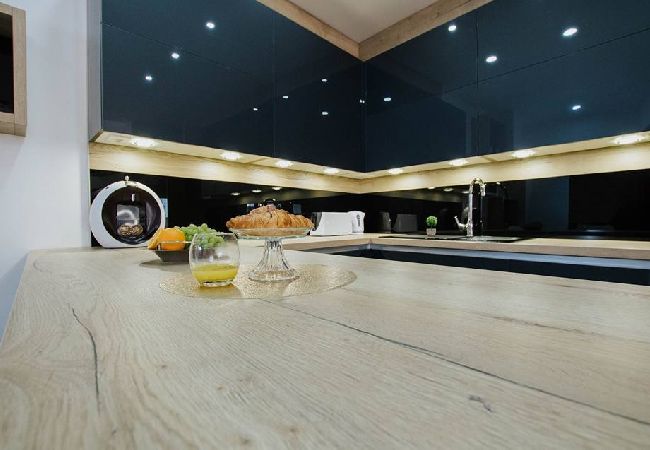 Apartament w Okrug Gornji - Apartament w Okrug Gornji z taras, Klimatyzacja, WIFI, Pralka (4736-1) Apartament w Okrug Gornji - Apartament w Okrug Gornji z taras, Klimatyzacja, WIFI, Pralka (4736-1)