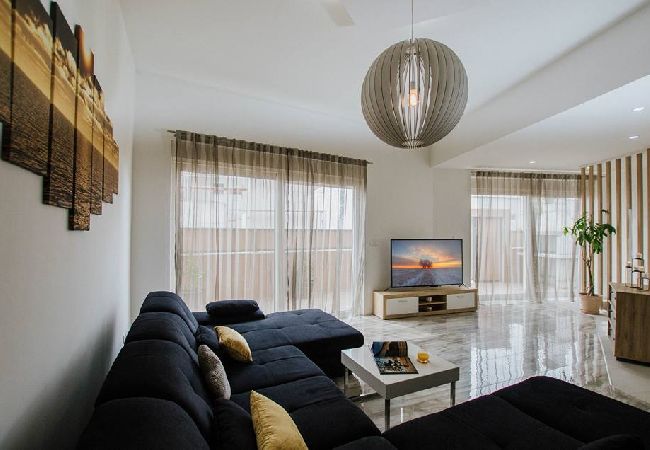 Apartament w Okrug Gornji - Apartament w Okrug Gornji z taras, Klimatyzacja, WIFI, Pralka (4736-1) Apartament w Okrug Gornji - Apartament w Okrug Gornji z taras, Klimatyzacja, WIFI, Pralka (4736-1)