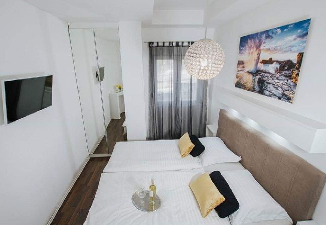 Apartament w Okrug Gornji - Apartament w Okrug Gornji z taras, Klimatyzacja, WIFI, Pralka (4736-1) Apartament w Okrug Gornji - Apartament w Okrug Gornji z taras, Klimatyzacja, WIFI, Pralka (4736-1)