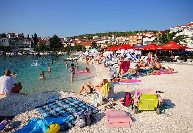 Apartament w Okrug Gornji - Apartament w Okrug Gornji z taras, Klimatyzacja, WIFI, Pralka (4736-1) Apartament w Okrug Gornji - Apartament w Okrug Gornji z taras, Klimatyzacja, WIFI, Pralka (4736-1)