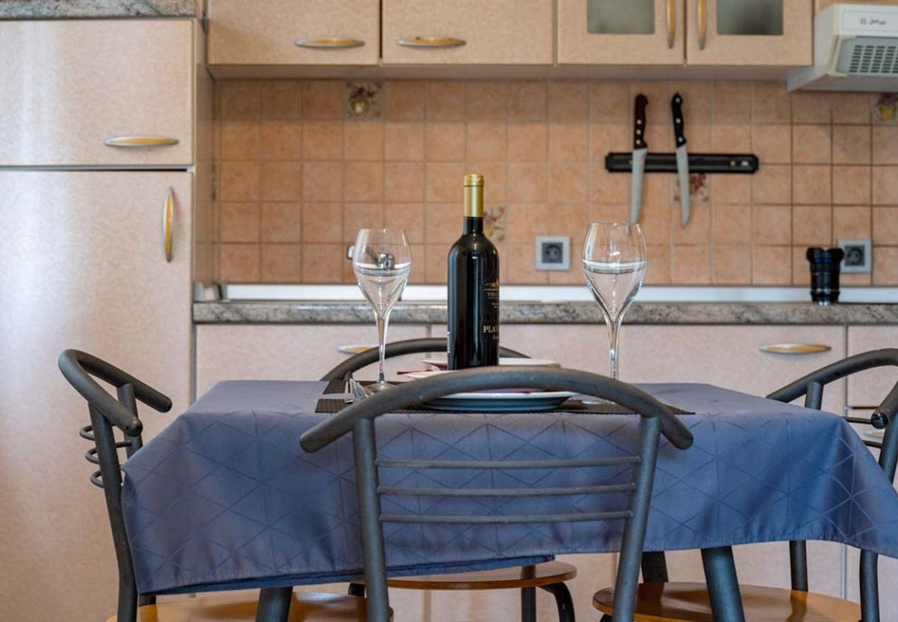 Apartament w Lopar - Apartament w Lopar z balkon, Klimatyzacja, WIFI (4738-1)