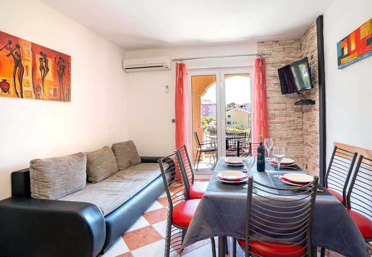 Apartament w Lopar - Apartament w Lopar z balkon, Klimatyzacja, WIFI (4738-4)