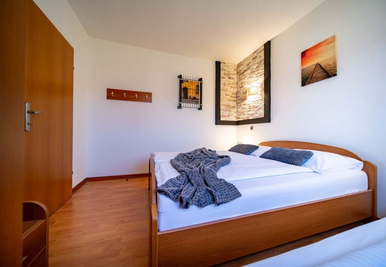 Apartament w Lopar - Apartament w Lopar z balkon, Klimatyzacja, WIFI (4738-4)