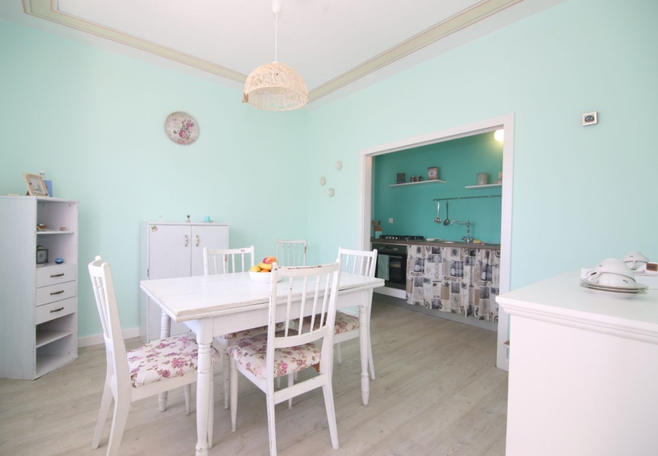 Apartament w Vinišce - Apartament w Vinišće z Widok na morze, balkon, Klimatyzacja, WIFI (4759-1)