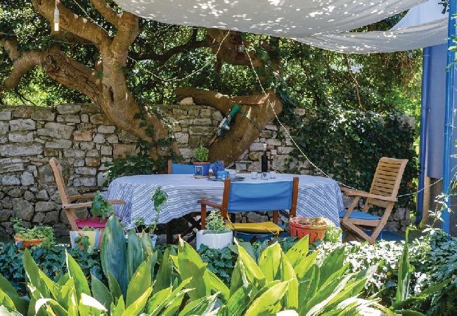 Dom w Mali Lošinj - Domek wypoczynkowy w Mali Lošinj z taras, Klimatyzacja, WIFI, Pralka (4780-1) Dom w Mali Lošinj - Domek wypoczynkowy w Mali Lošinj z taras, Klimatyzacja, WIFI, Pralka (4780-1)