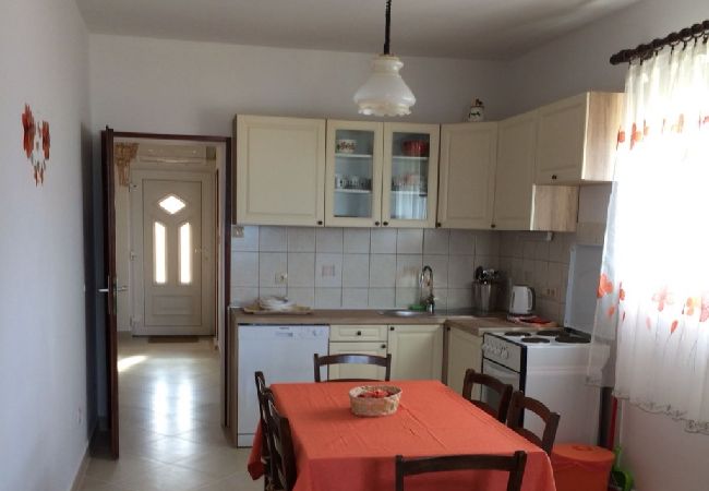 Apartament w Slatine - Apartament w Slatine z Widok na morze, balkon, Klimatyzacja, WIFI (4782-1) Apartament w Slatine - Apartament w Slatine z Widok na morze, balkon, Klimatyzacja, WIFI (4782-1)