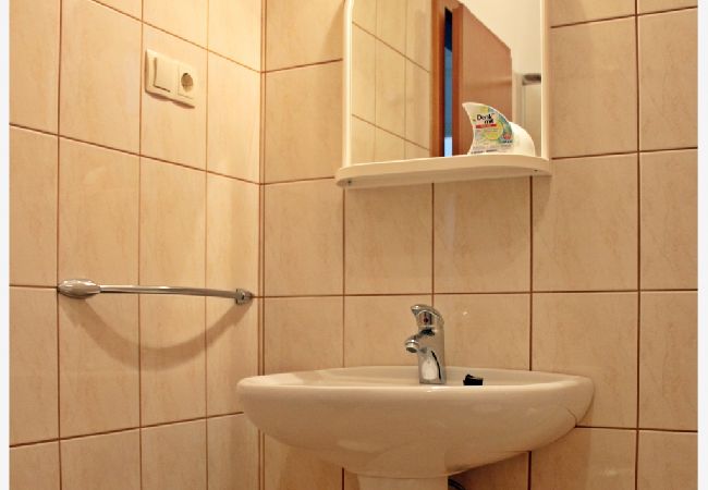 Apartament w Slatine - Apartament w Slatine z Widok na morze, taras, Klimatyzacja, WIFI (4782-2) Apartament w Slatine - Apartament w Slatine z Widok na morze, taras, Klimatyzacja, WIFI (4782-2)