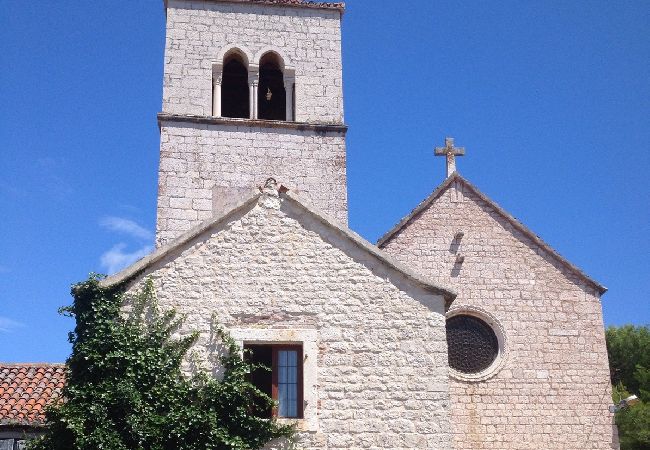 Apartament w Slatine - Apartament w Slatine z Widok na morze, taras, Klimatyzacja, WIFI (4782-2) Apartament w Slatine - Apartament w Slatine z Widok na morze, taras, Klimatyzacja, WIFI (4782-2)